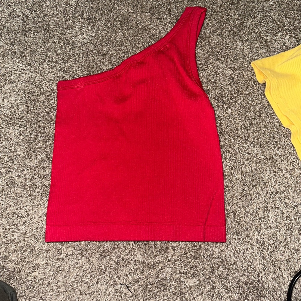 Red One-Shoulder Crop Top - Picture 2 of 3